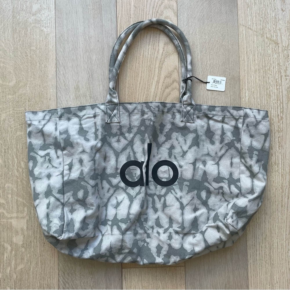 Alo Grey Tie-Dye Tote Bag — NWT